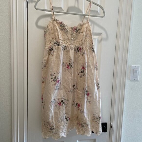 The Prairie by Rachel Ashwell Dresses & Skirts - The Prairie by Rachel Ashwell Floral Babydoll dress with Embroidery Size Small